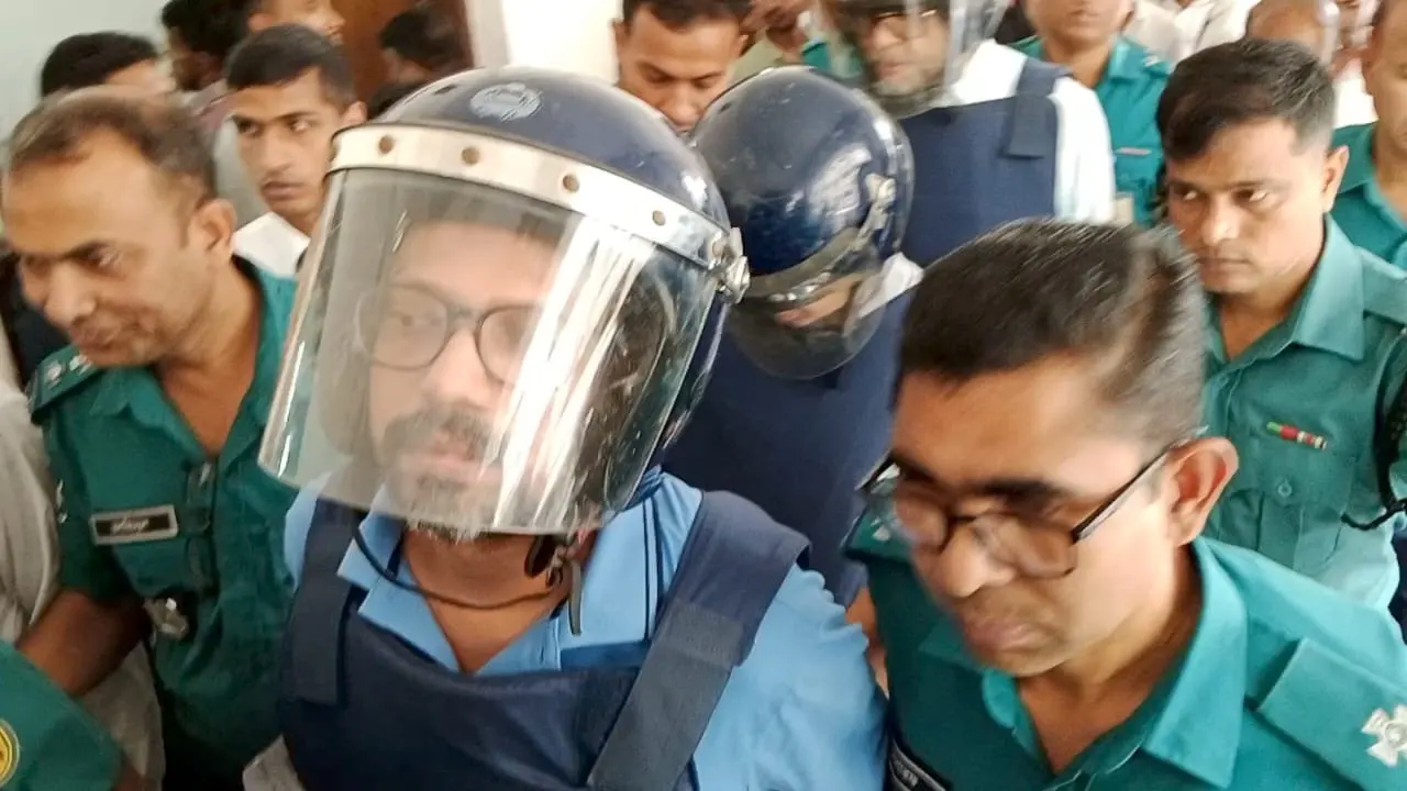 এখন মন খারাপ হয় না পলকের, লড়তে চান ভোটে